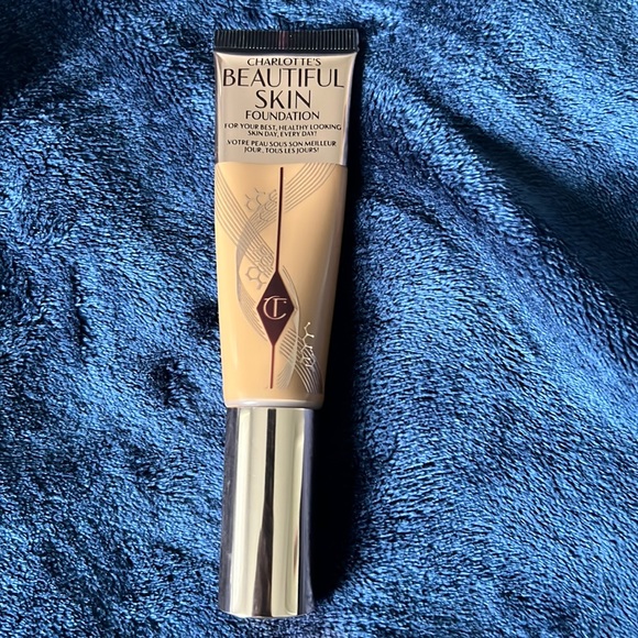 Charlotte tilbury beautiful skin foundation - Picture 1 of 3